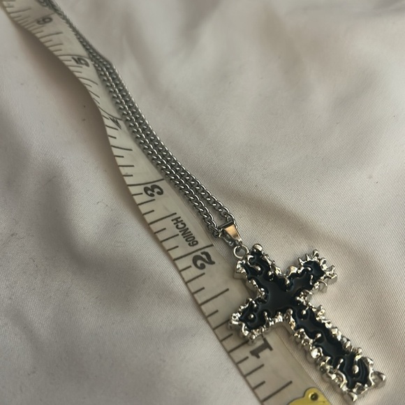 Source Unknown Black and Silver Cross Necklace - Picture 5 of 5